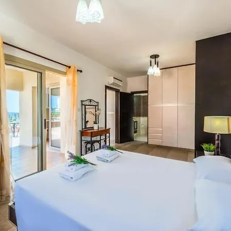 In Sleeps 6 Includes Swimming Pool Air Con And Wifi Villa