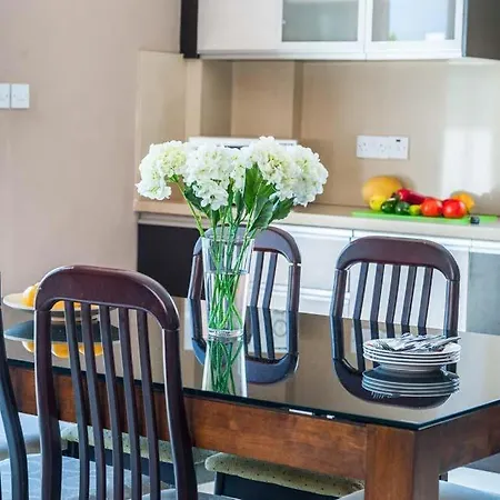 In Sleeps 6 Includes Swimming Pool Air Con And Wifi וילה קיסונרגה